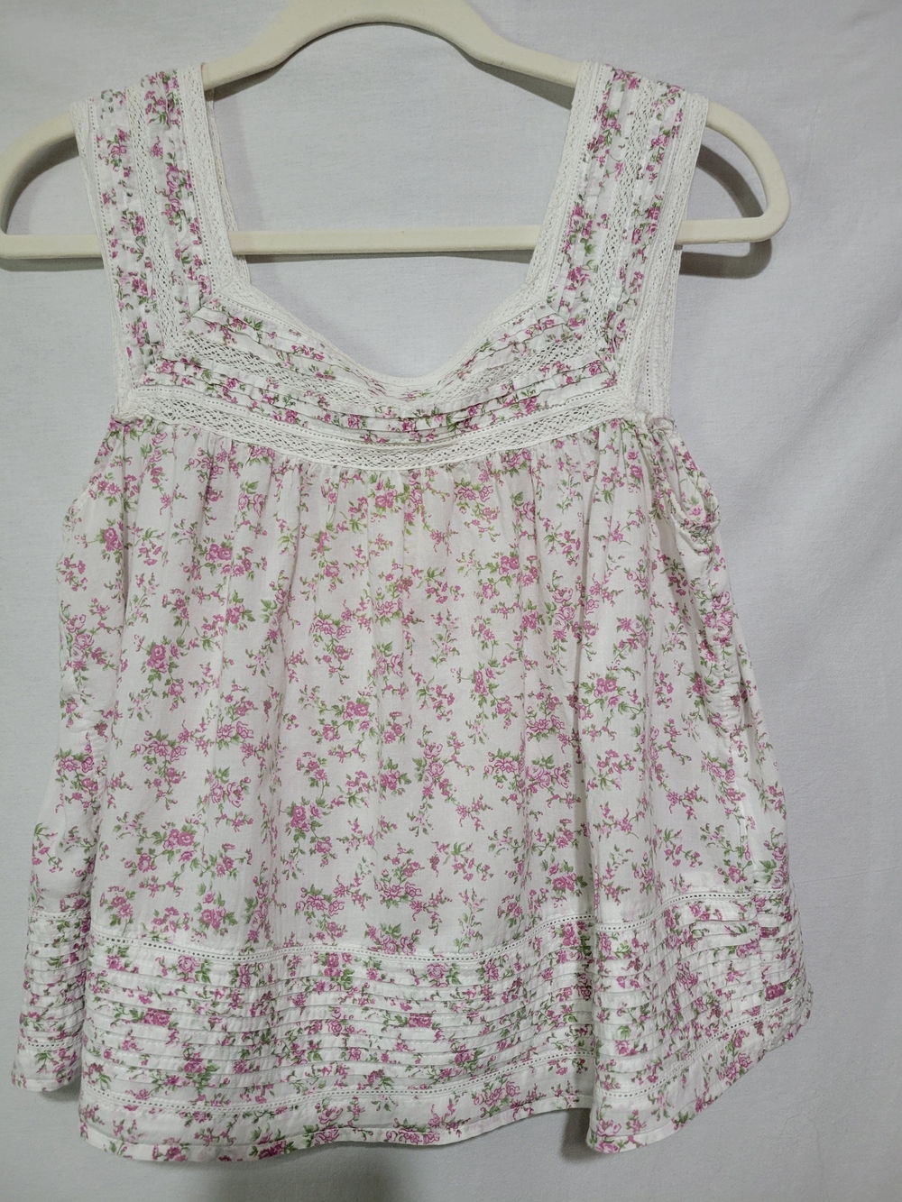 Floral Crochet-Trim White Camisole with Pink Print